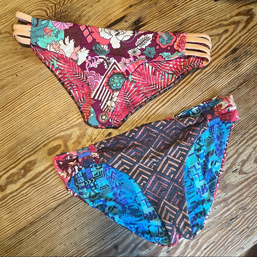MAAJI reversible bottoms - Size M